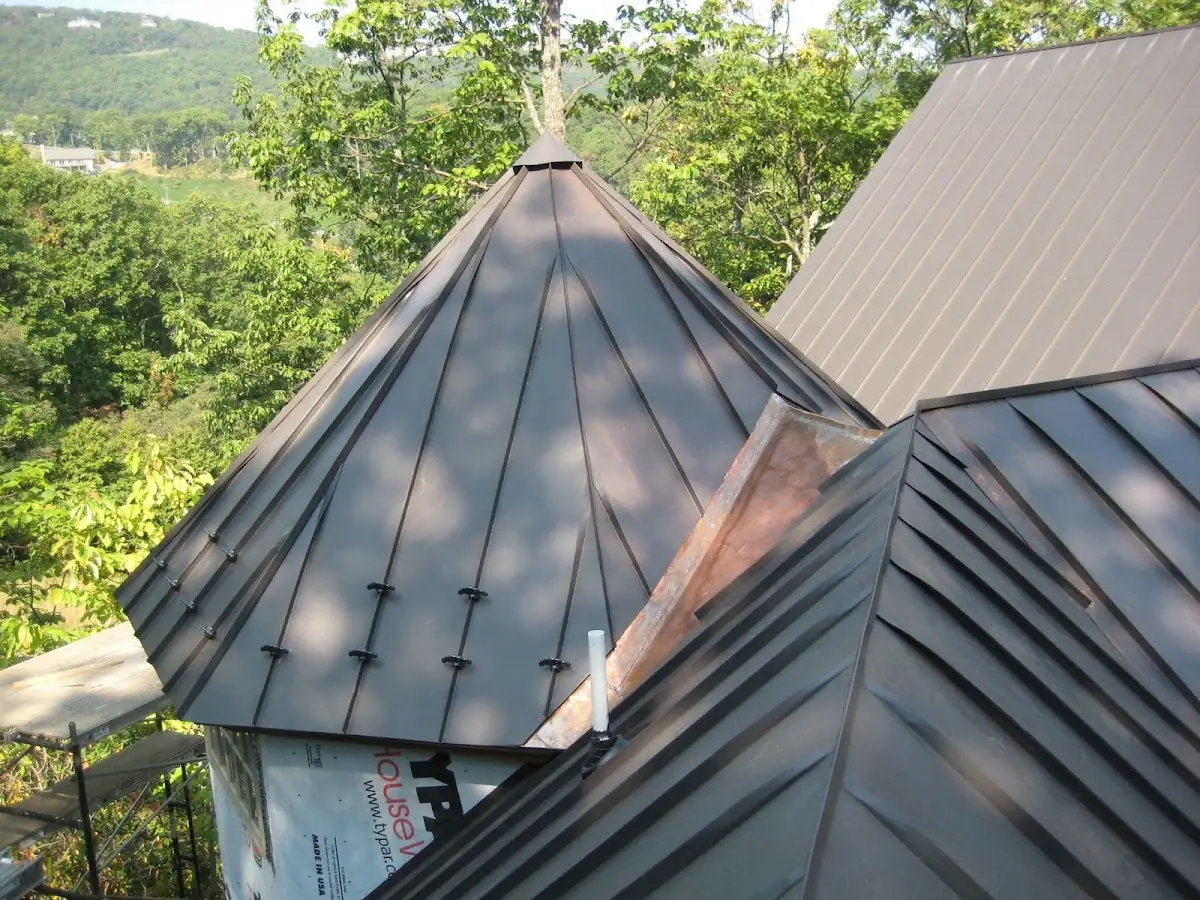 Professional Roof Tarp Installation by Craftsman Roofing in Lorraine
